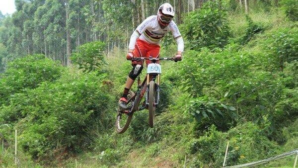 Minnaar back on the beat after knee injury, Fourie takes women’s victory