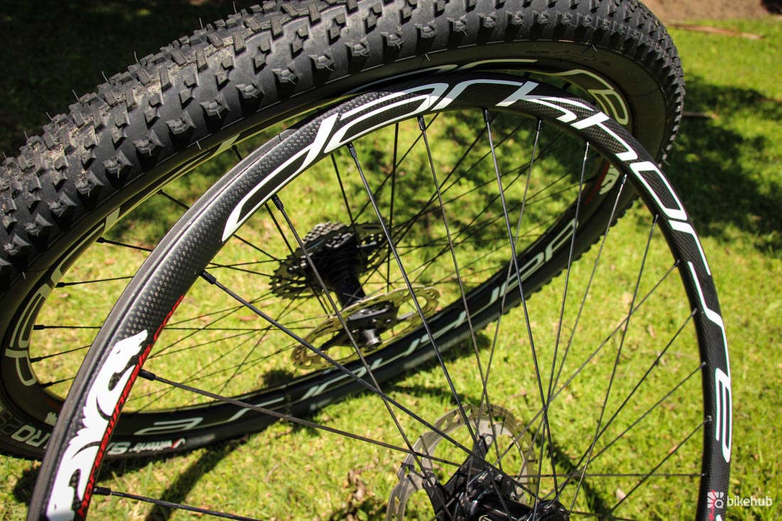 Review Darkhorse DH29 Carbon Mountain Bike Wheels Bike Hub