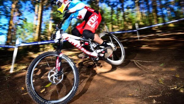 Smith and Atherton gain psychological advantage ahead of downhill shootout