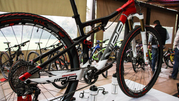 Launch: 2016 Momsen VIPA TEAM, XT and new dual bottle cage adaptor