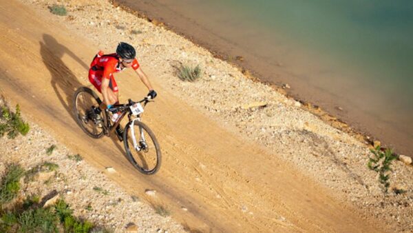 Groustra, Pfitzenmaier claim a lightning fast Stage One of FNB W2W MTB RACE