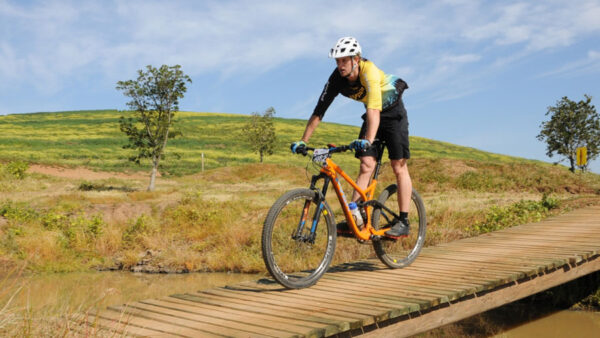 Knipe, Stow crowned Isuzu MTB Enduro Champions