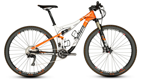 First Look: 2016 Momsen VIPA XT