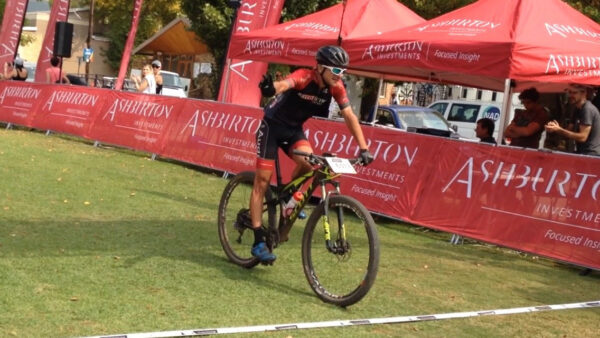 Knox and De Groot dominate SA MTB Marathon Champs