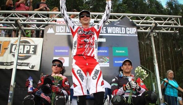 Minnaar digs deep to scoop emotional win at UCI MTB downhill World Cup victory