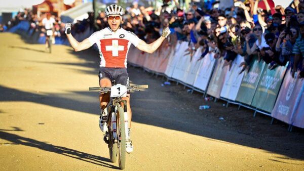 Indomitable Schurter claims consecutive World Title