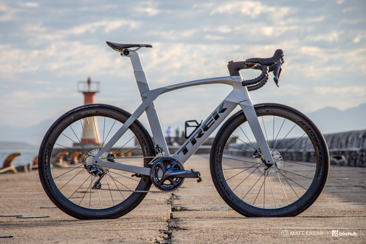 TREK Madone SL6 2019年代 2019 Trek Madone SLR 6 review | Bike Hub