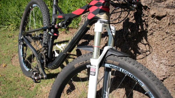 Review: Momsen Design pre-production carbon fibre fender