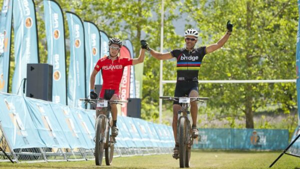 Groustra and Pfitzenmaier on song for Knysna 200