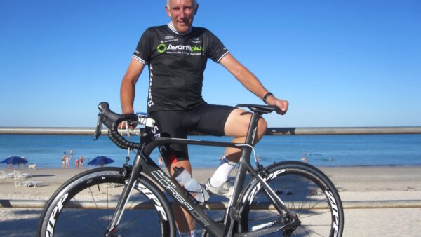 Legendary British cycling commentator honoured