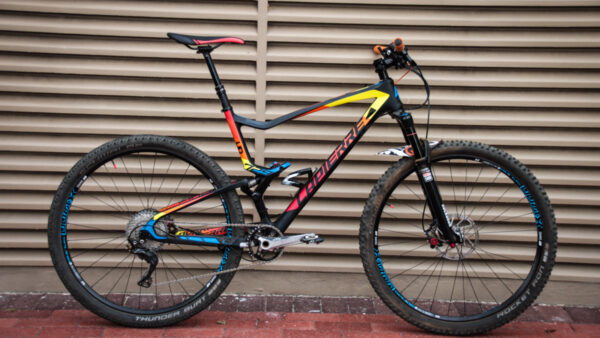 First Look Friday: Lapierre XR 729, Luvhandles grips and Thule VeloCompact