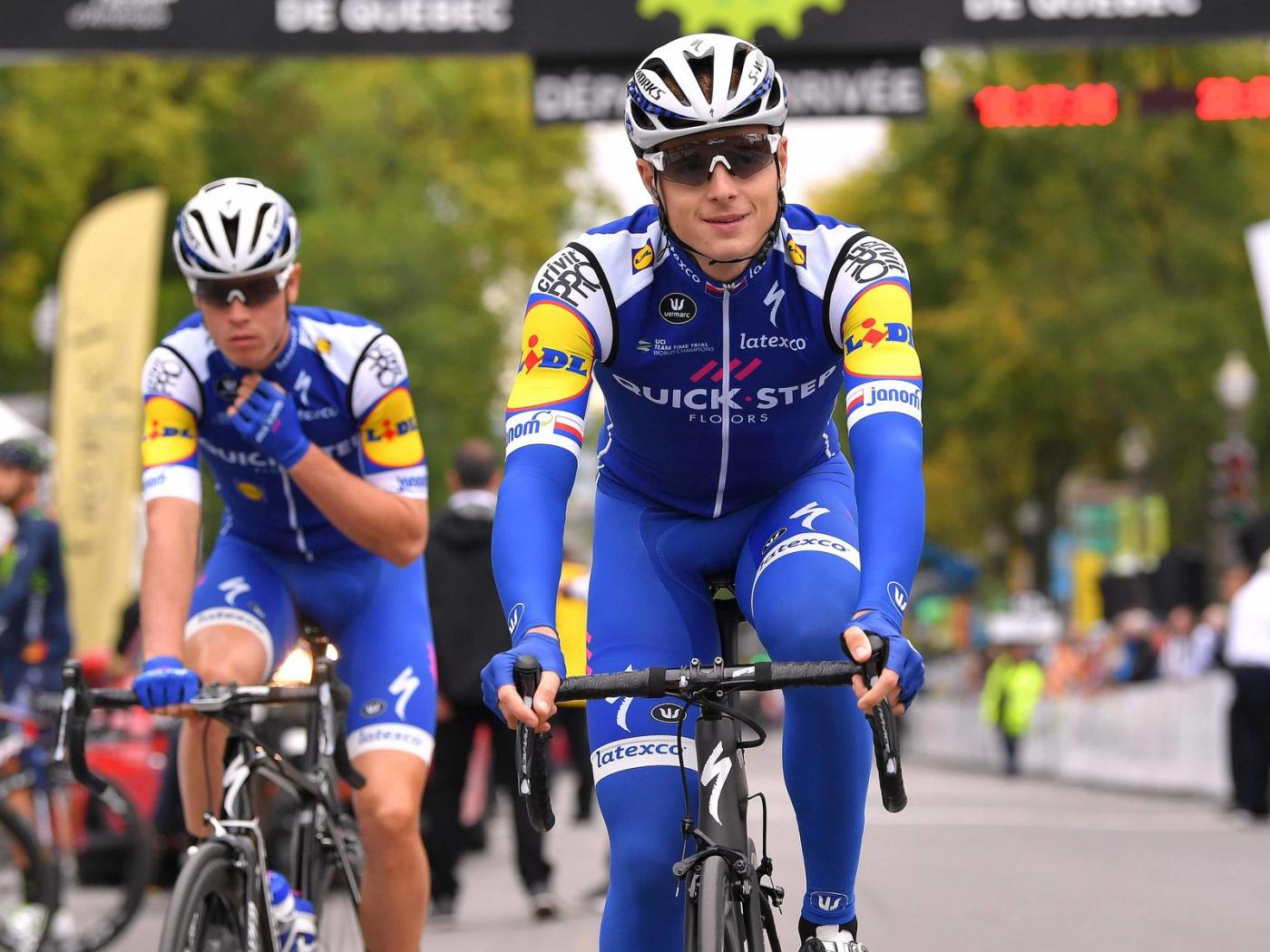 Quick-Step Floors riders hit by truck training in South Africa 2 ccs-62657-0-02791600-1516976120.jpg
