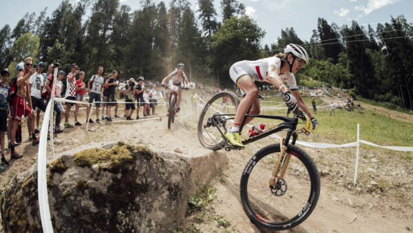 Schurter continues streak while Włoszczowska ends six-year wait