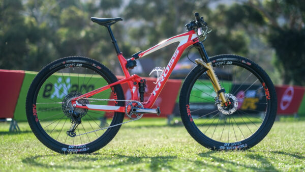 Epic Bike Check: Ariane Lüthi’s Kross Earth Team Edition