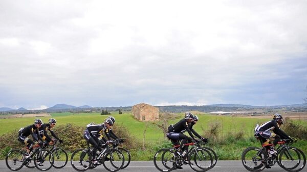 3 Days of West Flanders: Road furniture dashes Tyler Farrar’s chances