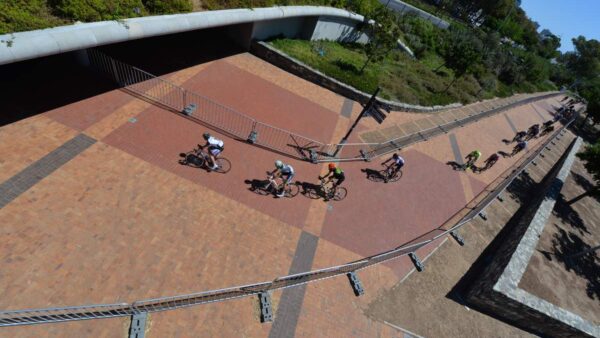 Blustery battle royale at Cape Town leg of Engen Cycle In The City