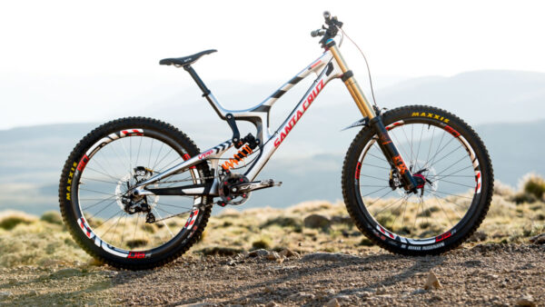 Bike Check: Greg Minnaar’s Santa Cruz V10