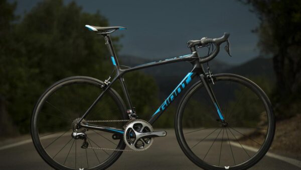 Giant introduces new TCR road bike plus wheels and saddles