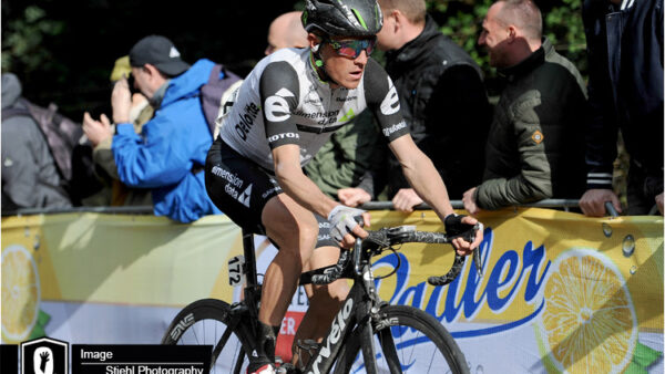 Steve Cummings goes on the attack at Fleche Wallone