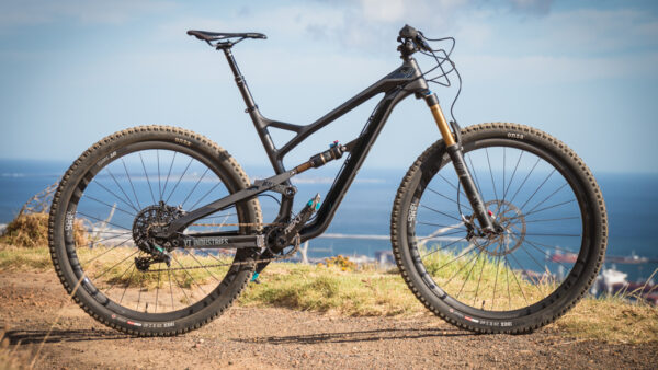 Review: YT Jeffsy CF Pro
