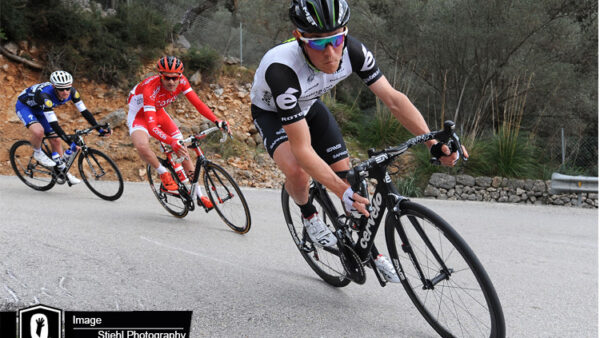 Paris-Nice #2: Crosswinds leave Dimension Data for Qhubeka chasing