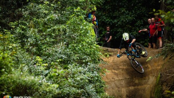 Jerome Clementz and Anne Caroline Chausson win the Giant Toa Enduro in New Zealand