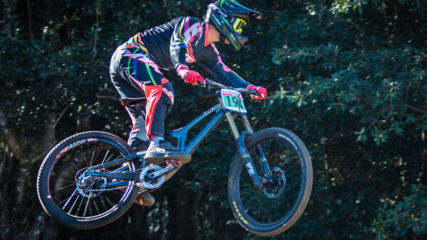 Odendaal and Fourie beat the wind at provincial Downhill Champs