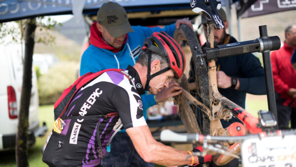 Mechanicals dent Sim, Boelt hopes of victory in Grand Masters
