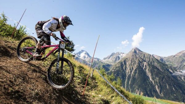 David Trummer and Carina Cappellari win in Les2Alpes