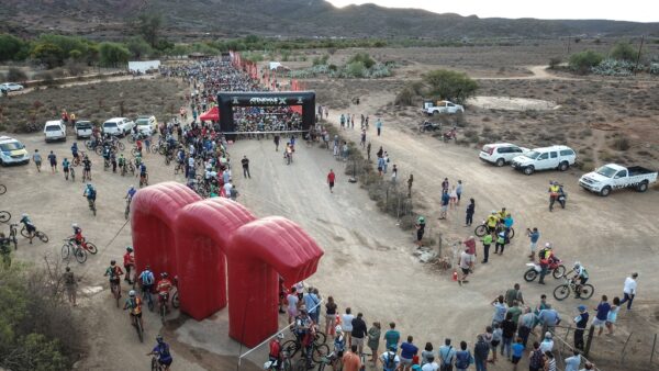 Beukes and Lüthi kick-off 2018 season with Attakwas victories