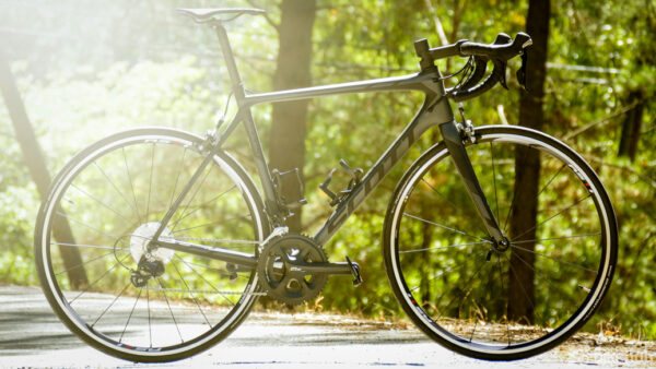 First Look Friday: Scott Addict 30, CatEye Strada Smart, and the Whispbar Towball bike carrier