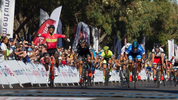 Clint Hendricks claims 2016 Cape Town Cycle Tour in spectacular fashion