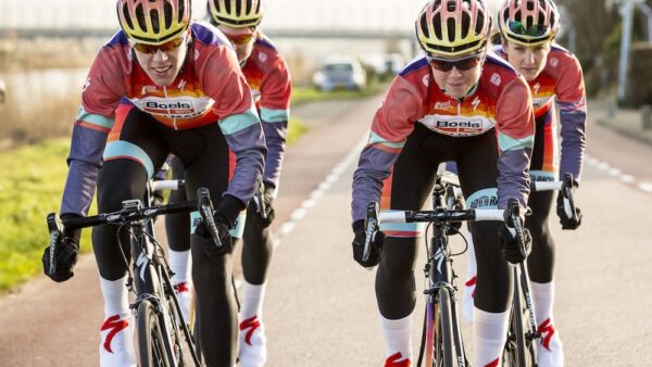 Specialized Bicycles announces pro team partners for 2015