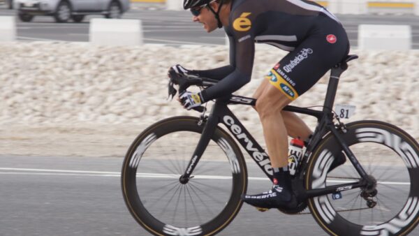 Tour of Qatar #5: Theo Bos crashes out of Qatar