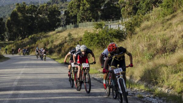 Boyes and de Groot claim first stage of the GR300
