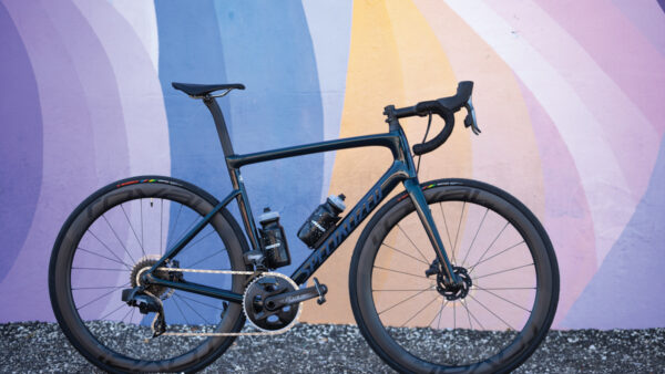 SRAM Force goes wireless with eTap AXS