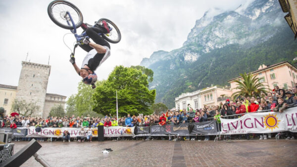 Danny MacAskill’s Drop and Roll Show live at Engen Cycle in the City