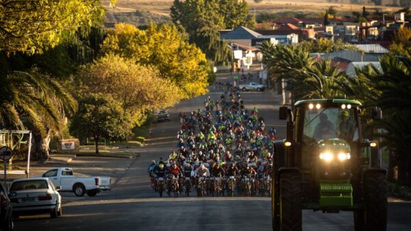 Racing underway at 2017 Old Mutual joBerg2c