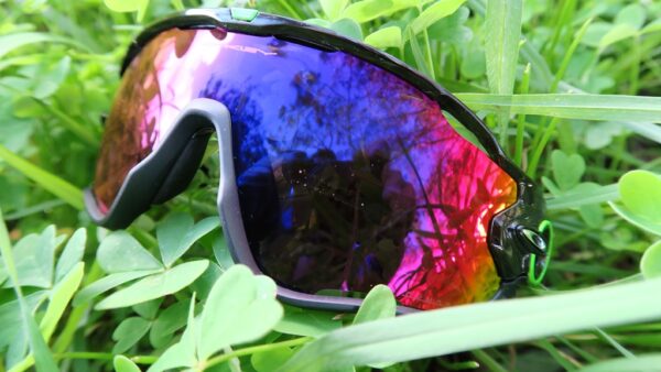 First Look Friday: Oakley Prizm Jawbreaker, FLR MTB Shoes, and Vee road tyres