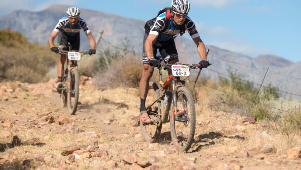 Brentjens and Azevedo claim the Masters blue jersey