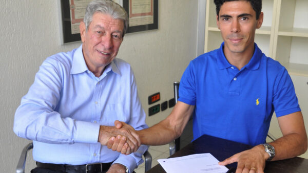 Team Bianchi Countervail signs Fontana