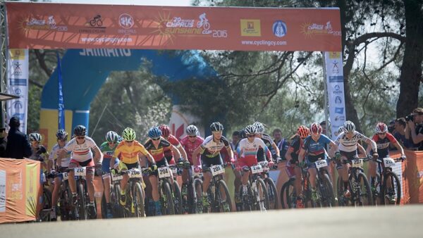 Last and Strauss start season at Sunshine Cup
