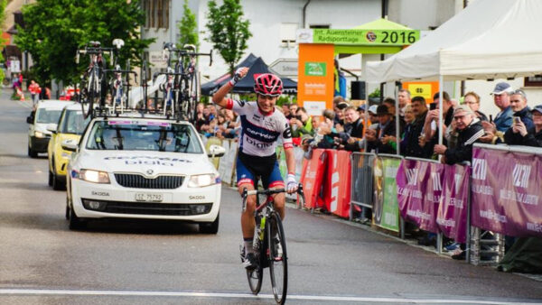 Moolman-Pasio solos to victory in Germany