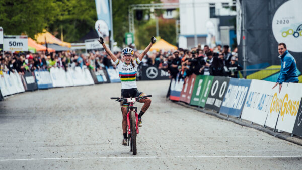 Kate Courtney and Mathias Flückiger win in extremely muddy XCO season opener