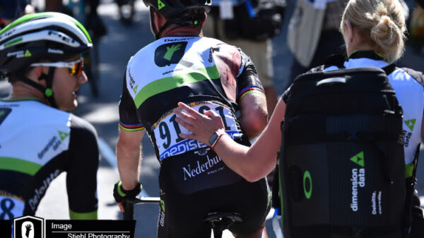 Late crash sends Cavendish to the hospital