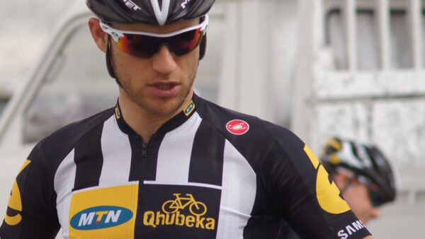 Crash Report: No broken bones for Theo Bos