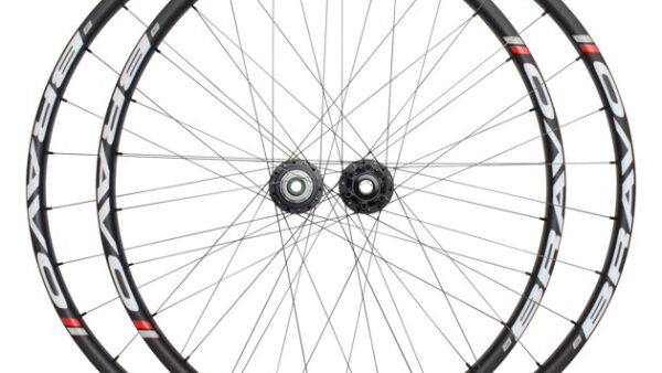 Stan’s NoTubes release new carbon wheels and Neo hubs