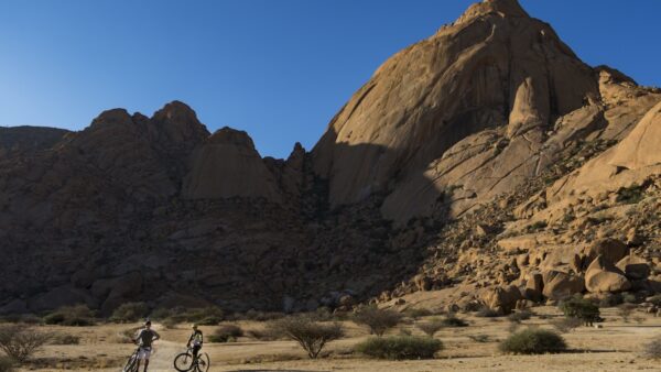 Video: Bike Life – Spitzkoppe, Namibia