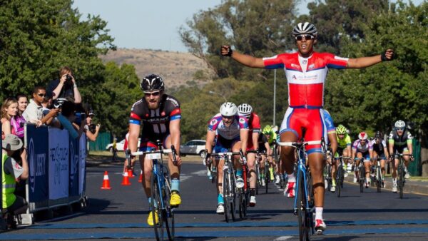 Nolan Hoffman & Anriëtte Schoeman clinch 2015 Stellenbosch Cycle Tour victories