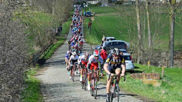 3 Days of De Panne #3: Jay Thomson drives the break